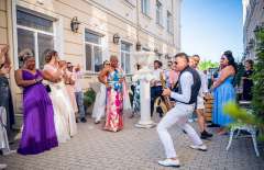 Скасофониста Майк Сакс на сватба с шоу и парти